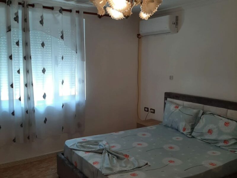 Affittasi casa indipendente a Durazzo Lagja e Re con giardino privato 450 € al mese