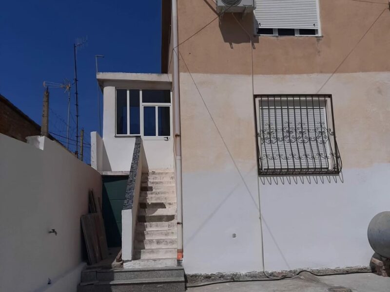 Affittasi casa indipendente a Durazzo Lagja e Re con giardino privato 450 € al mese
