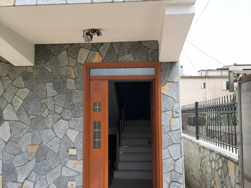 Affittasi Casa Privata Bilocale di 87 m ² a Ex Laguna di Durres 330 euro al mese