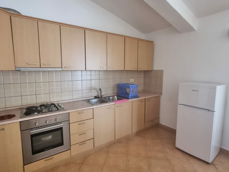 Vendesi Appartamento a Golem. A 40 metri dal mare al prezzo di 105000 €