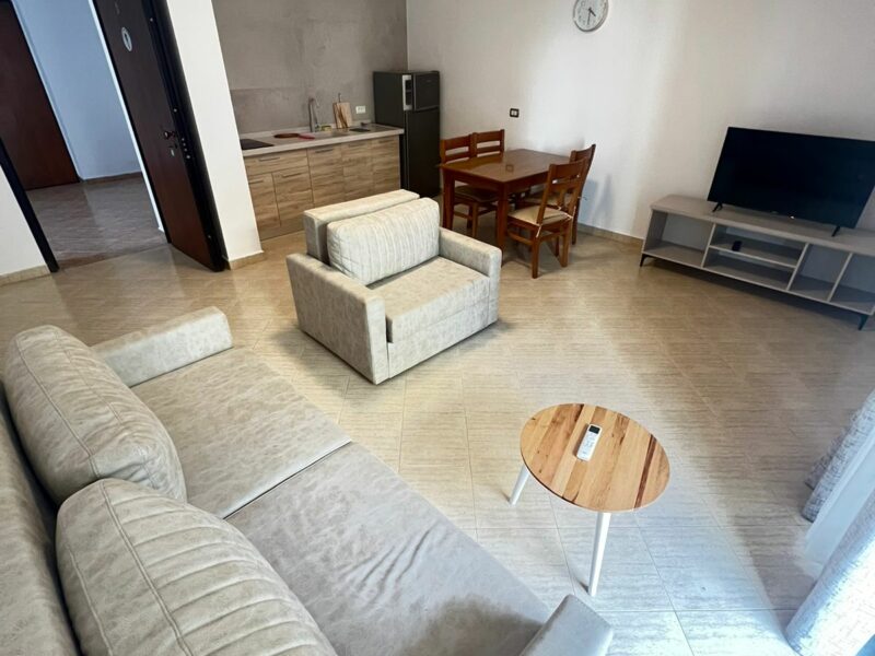 Affittasi Appartamenti a Mali Robit Golem 250 - 300 euro al mese