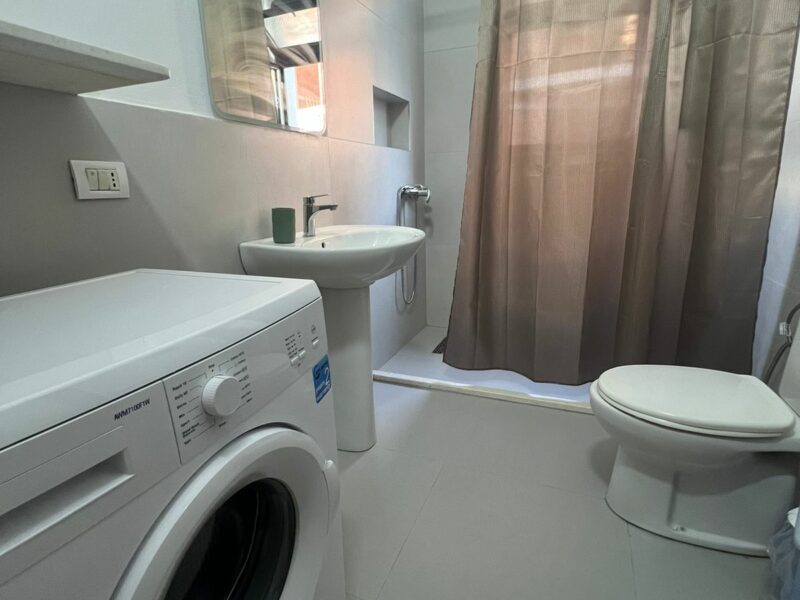 Affittasi Appartamenti a Mali Robit Golem 250 - 300 euro al mese