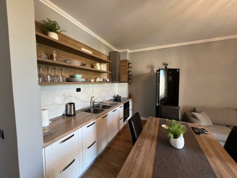 Vendesi appartamento a Plazh Durrës, zona Iliria. 110000 €