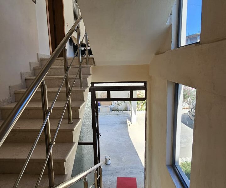 Annuncio Vendita - Casa Privata a Due Piani con Terreno Edificabile a Plazh, Durazzo 130000 €