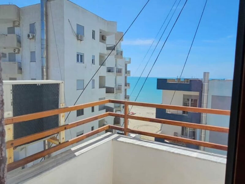 Vendesi appartamento 2 + 1 a Shkembi Kavajes - Spiaggia di Golem Durres