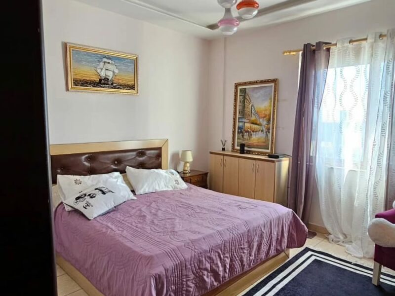 Vendesi appartamento 2 + 1 a Shkembi Kavajes - Spiaggia di Golem Durres