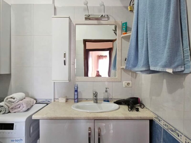 Vendesi appartamento 2 + 1 a Shkembi Kavajes - Spiaggia di Golem Durres