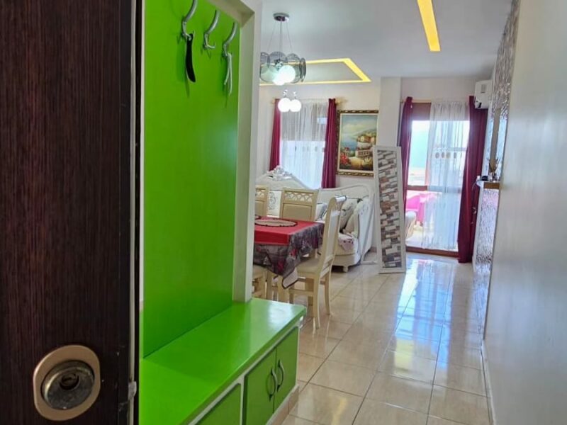 Vendesi appartamento 2 + 1 a Shkembi Kavajes - Spiaggia di Golem Durres